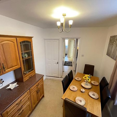 Beanies Lornestreet Four Bed House Swindon Exterior foto