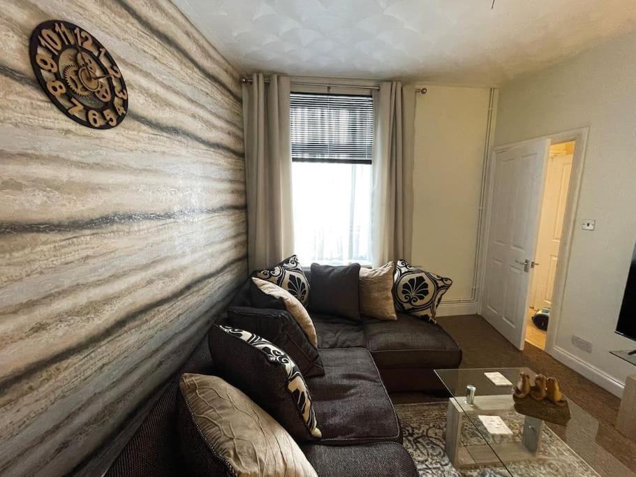 Beanies Lornestreet Four Bed House Swindon Exterior foto