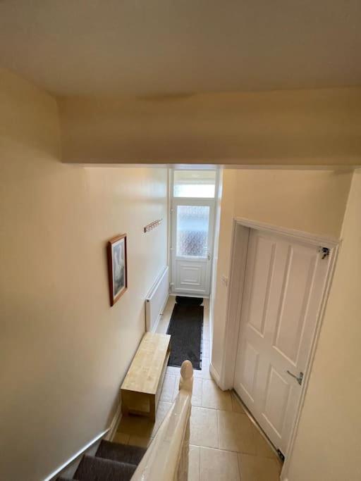 Beanies Lornestreet Four Bed House Swindon Exterior foto