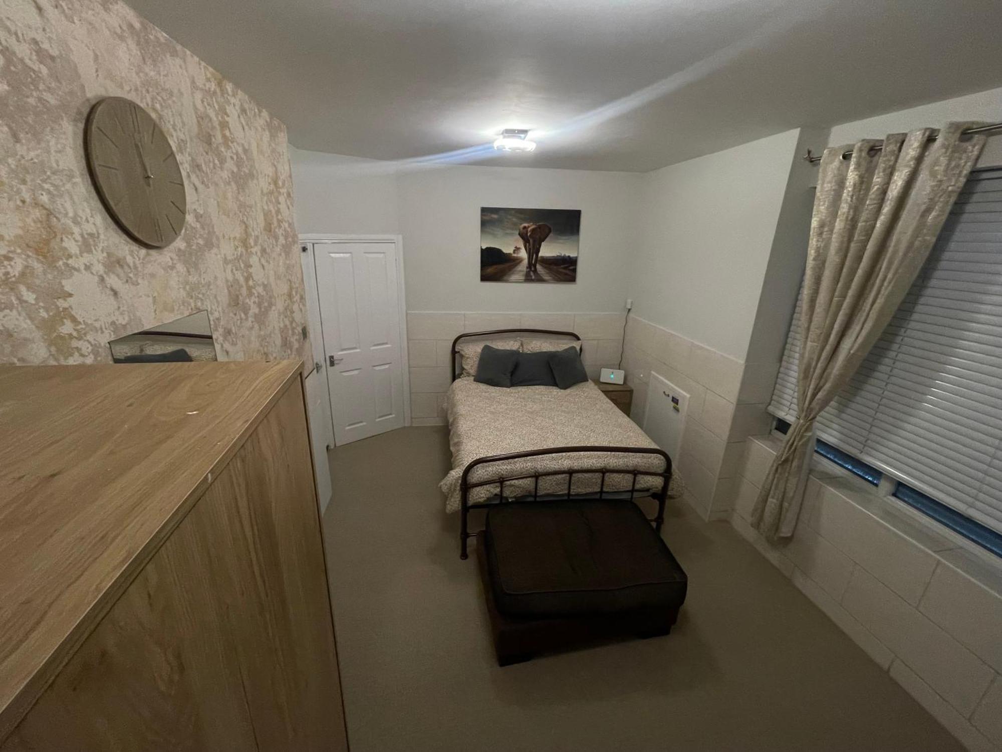 Beanies Lornestreet Four Bed House Swindon Exterior foto