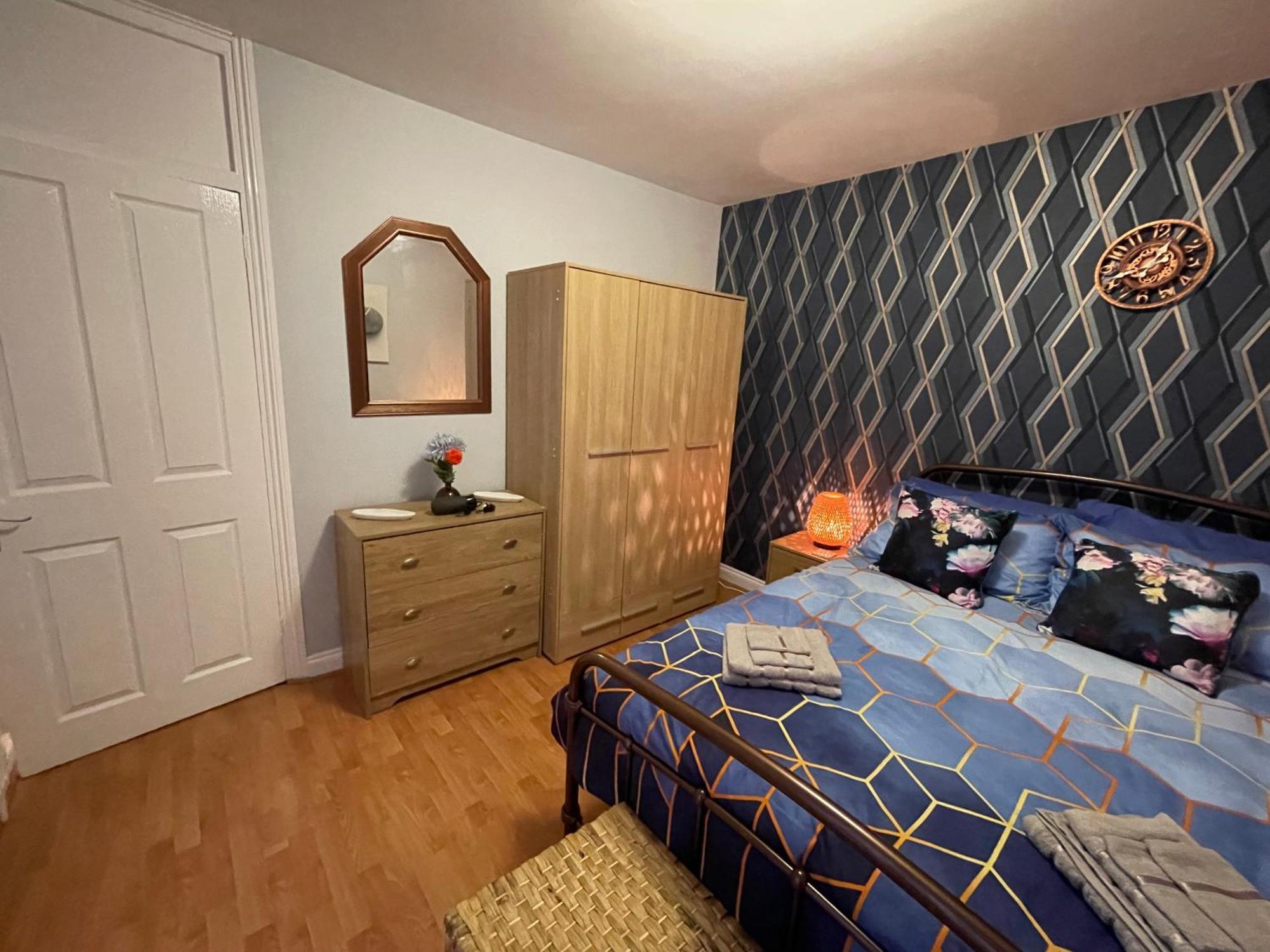 Beanies Lornestreet Four Bed House Swindon Exterior foto